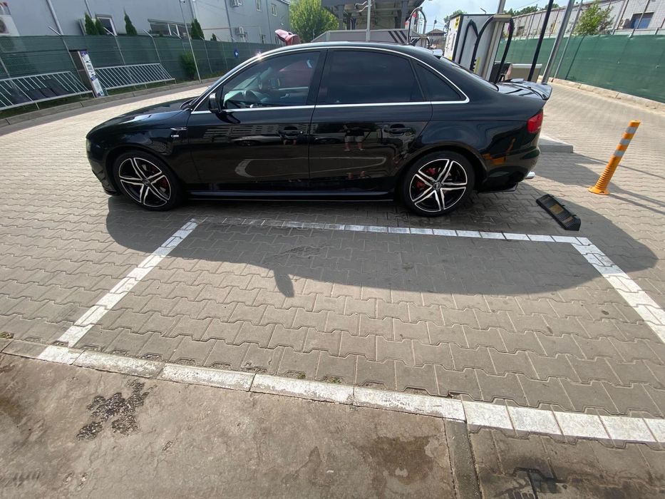 AUDI A4 0 — imagine 4