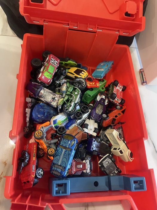 Коллекция машинок Hot Wheels