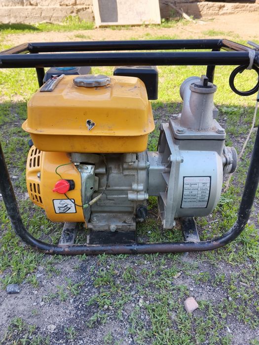 Помпа бензиновая продам