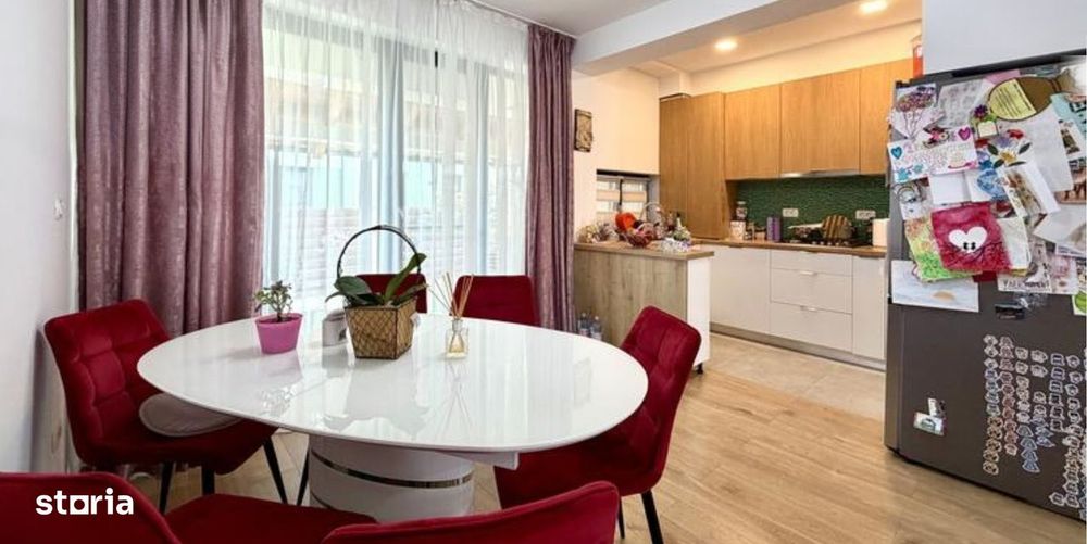 Vând apartament in casa insiruita