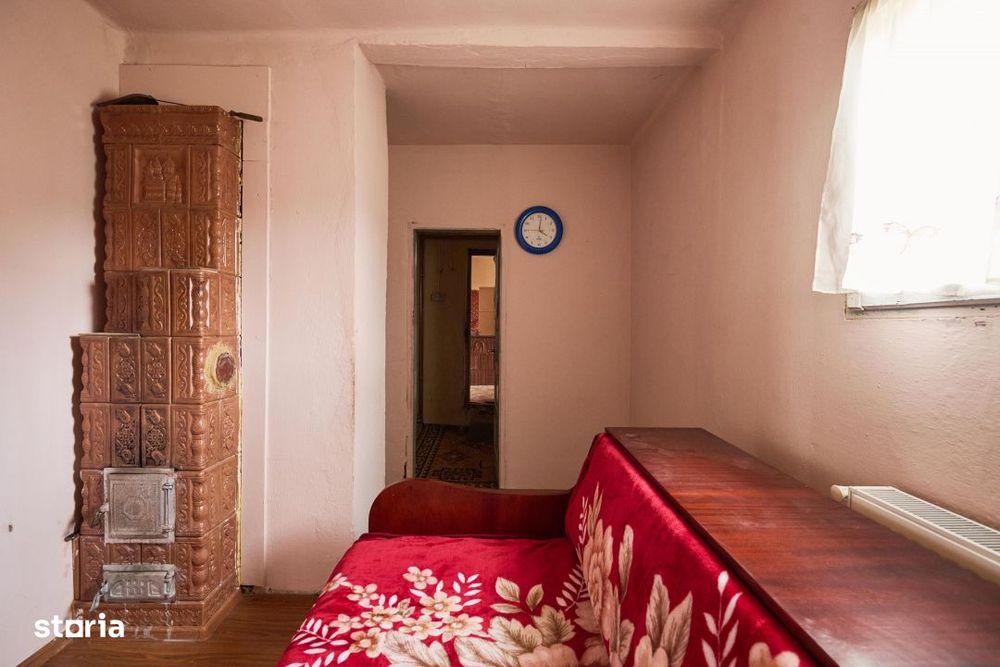 Casa individuala  Leresti la strada principala+ teren 831 mp, utilitat