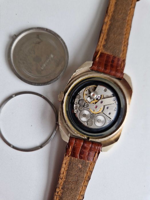 SLAVA cal. 2414, 21 руб. камъка, ръчно нав-е, made in USSR каса – 37мм