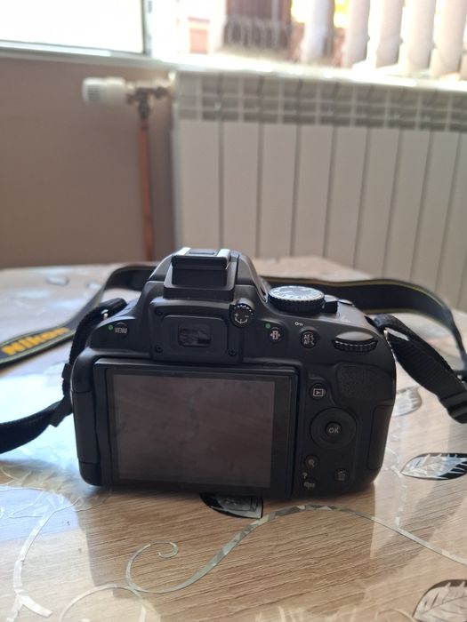 Nikon D5100 + обектив 18-55mm VR — комплект