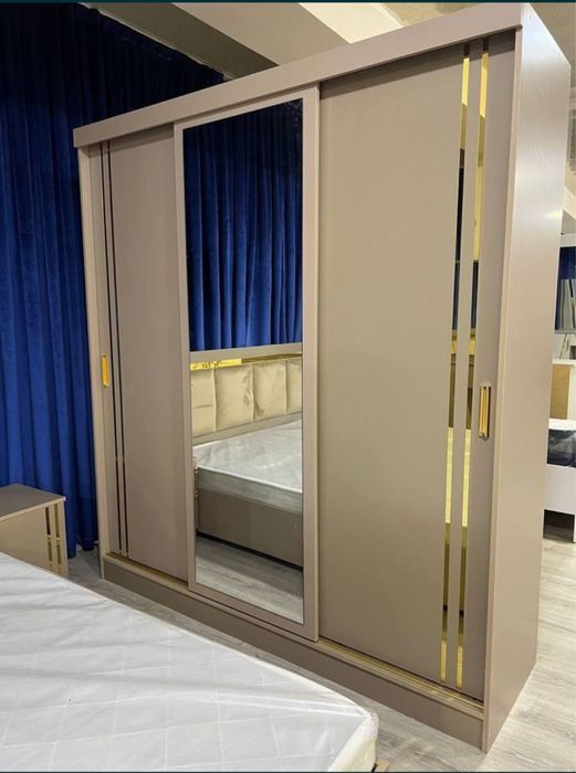 Zamonaviy Kupe Shkaf – Oynali, Elegant Dizayn bilan!