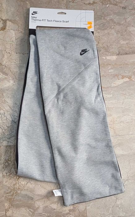 Nike Tech Scarf/ Jordan Oversized Scarf 2 модела шалове от Сащ