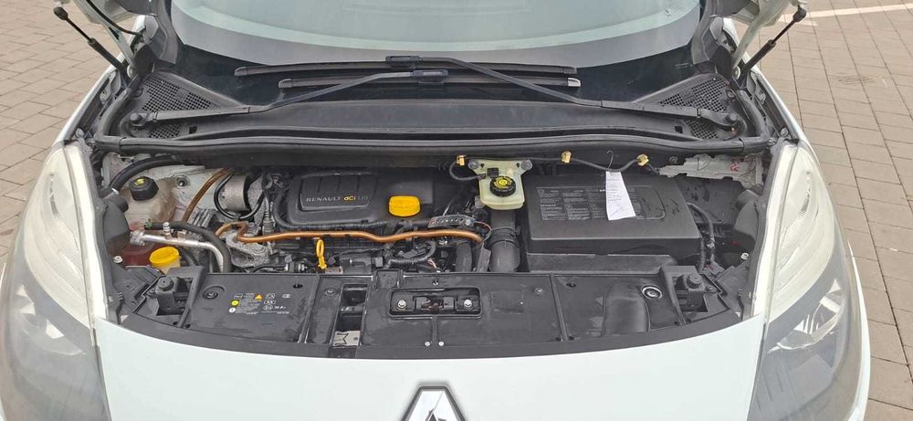 RENAULT SCENIC cu 7 locuri