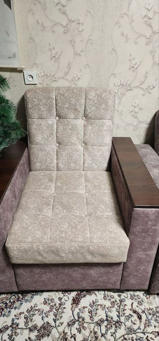 Диван и два кресла