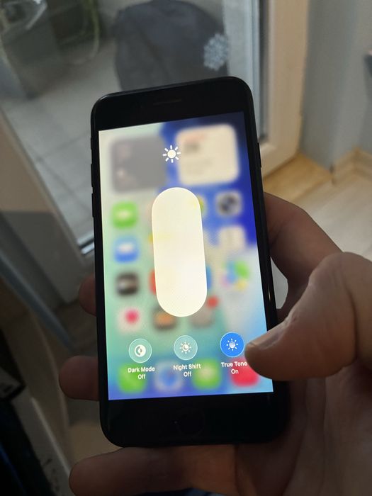 iPhone SE 2022 чисто нов!