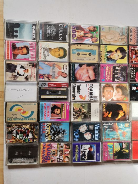 Casete audio muzica usoara si populara