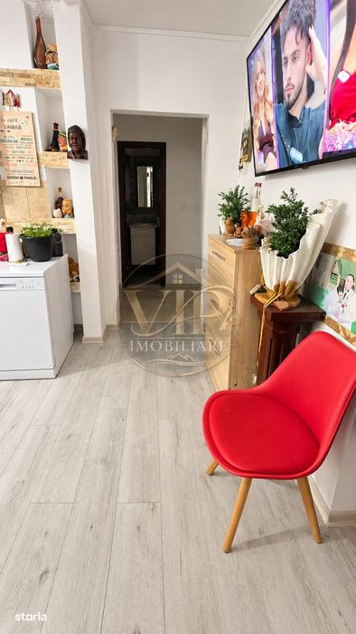 Apartament cu 4 camere,decomandat,80 mp utili,Ampoi 2