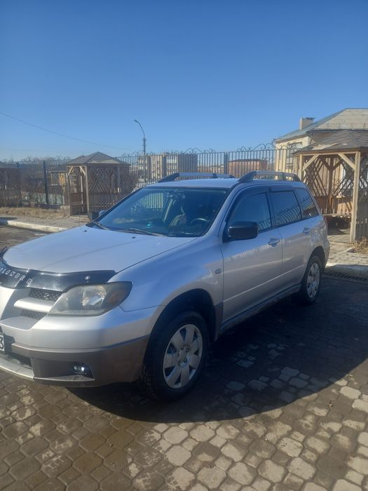 Митсубиси аутлендер