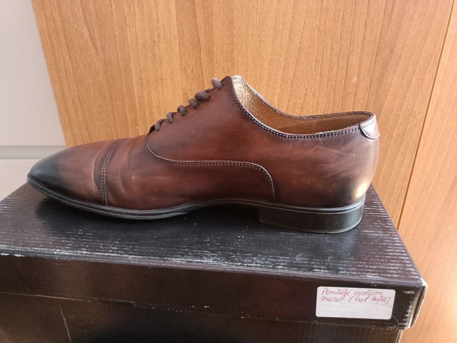 Vând pantofi barbat piele purtați 2_3 ori marimea 42, reducere de pret