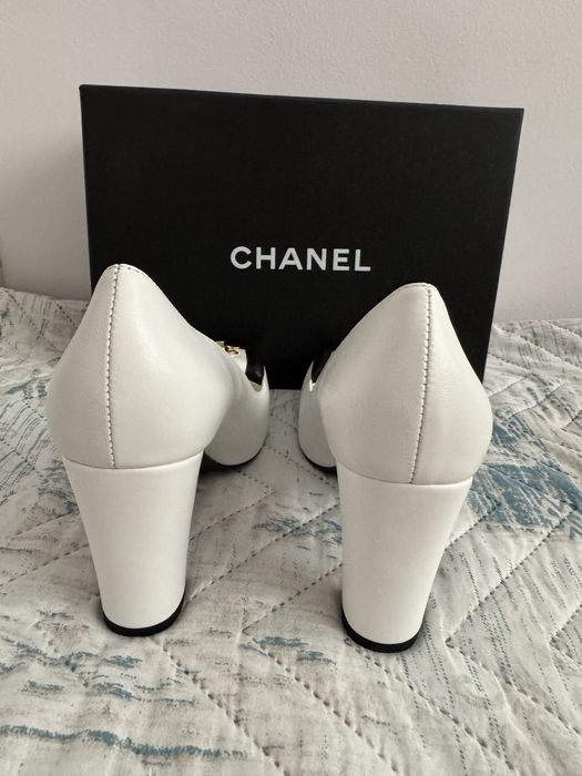 Обувки Chanel