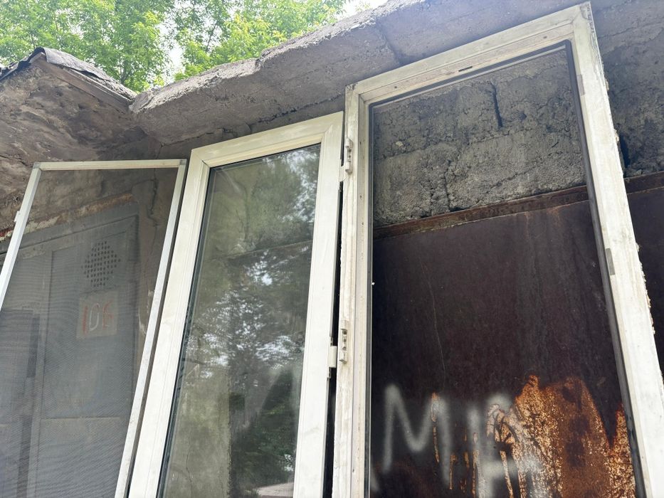 Продам б/у окно, дверь