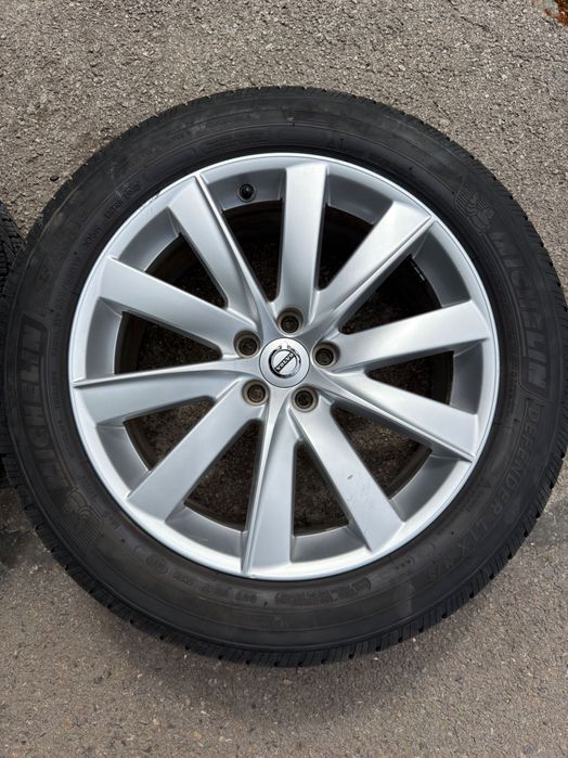 Оригинални джанти с ГУМИ 5*108 за Volvo XC90