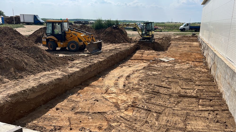 Inchiriez miniexcavator, excavator