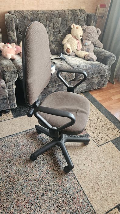 Продам кресло офисное
