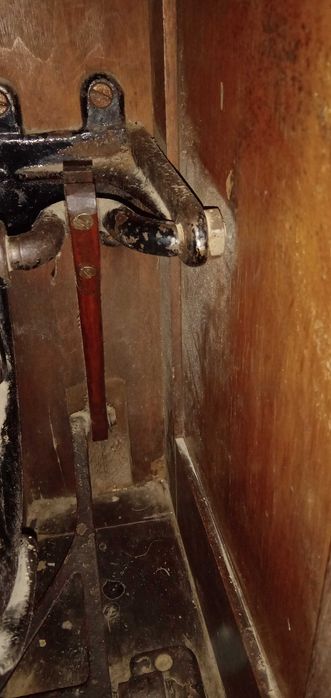 Швейная машинка Зингер 1874 года.