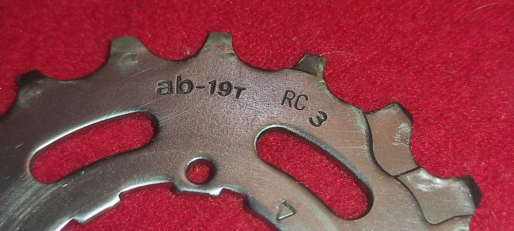 13 bucati pinioane pt. caseta SHIMANO. nu cunosc modelul xtr - xt - dura ace - ultegra - 105 etc