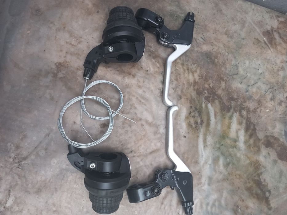 Frîne schimbatoare bicicleta  schimano.sunt in stare foarte bună