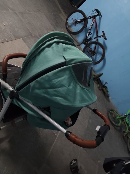 Продам коляски на ходу