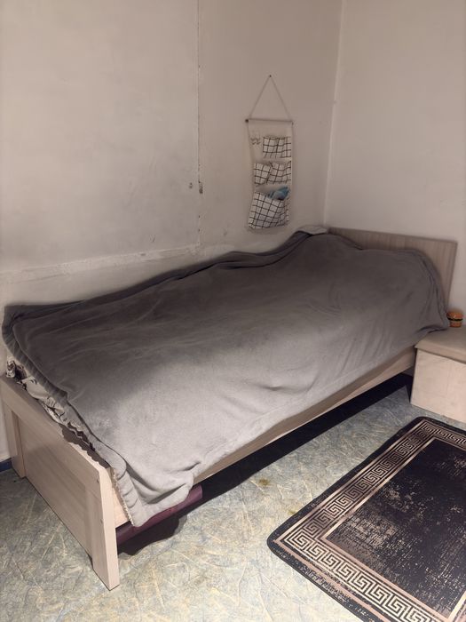 Продам кровать односпальную