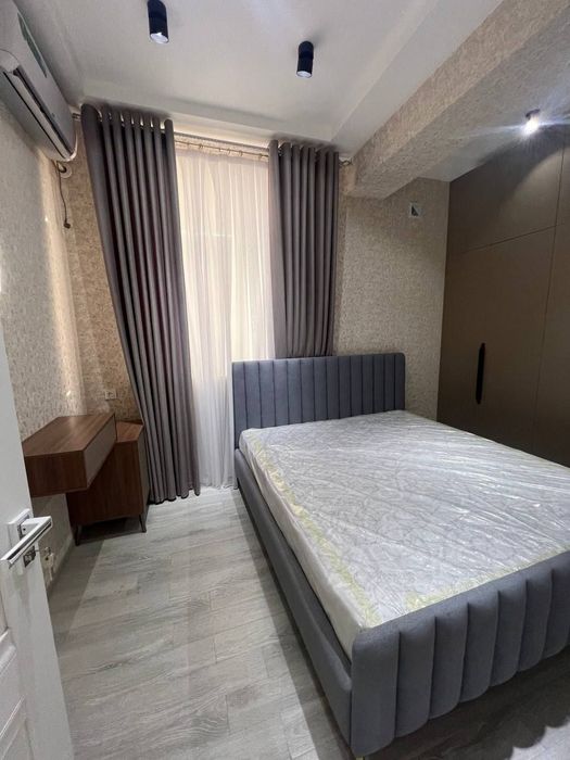 Beruniy metro 3 hona 93 kv 4 etaj / 4 Yangi uy