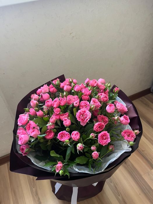 Кустовые розы красивые