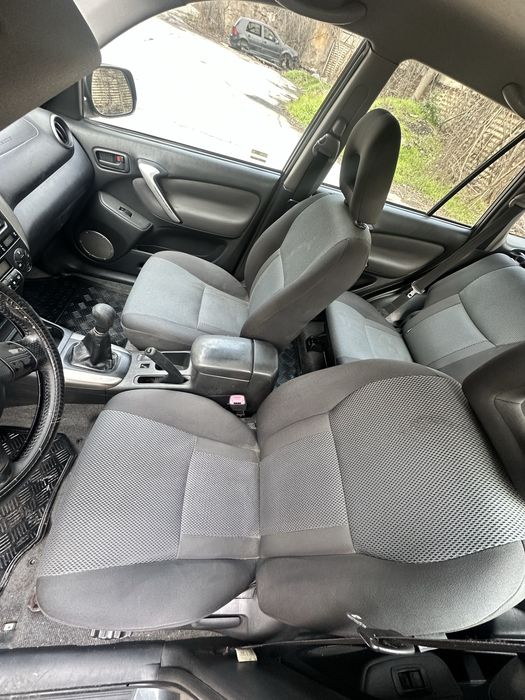 Тойота Рав4 2.0д 116к на части!