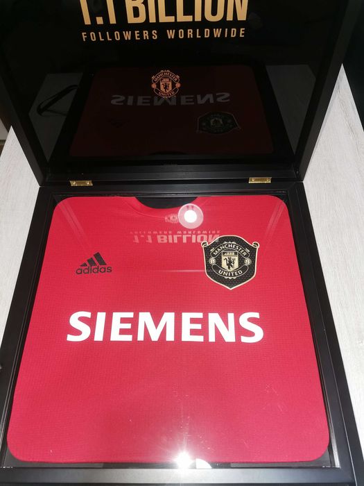 Vind tricou manchester united