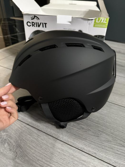 Каска за ски-нова