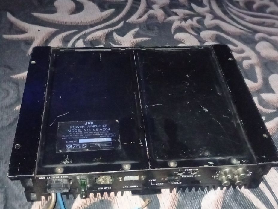 Продам усилитель для сабвуфера