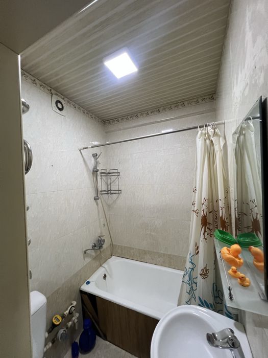 Срочна продается квартира в центре Яккасараском районе ул.Бобур