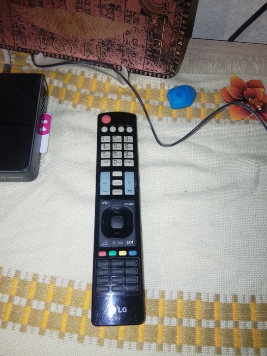 Продам телевизор диоганаль 42 б/у смарт тв