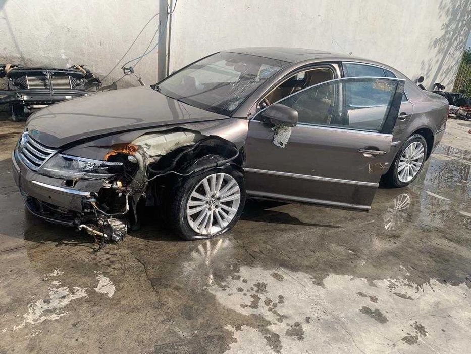 Dezmembre Volkswagen Phaeton 2012 facelift 3.0 tdi cex/bara spate/stop