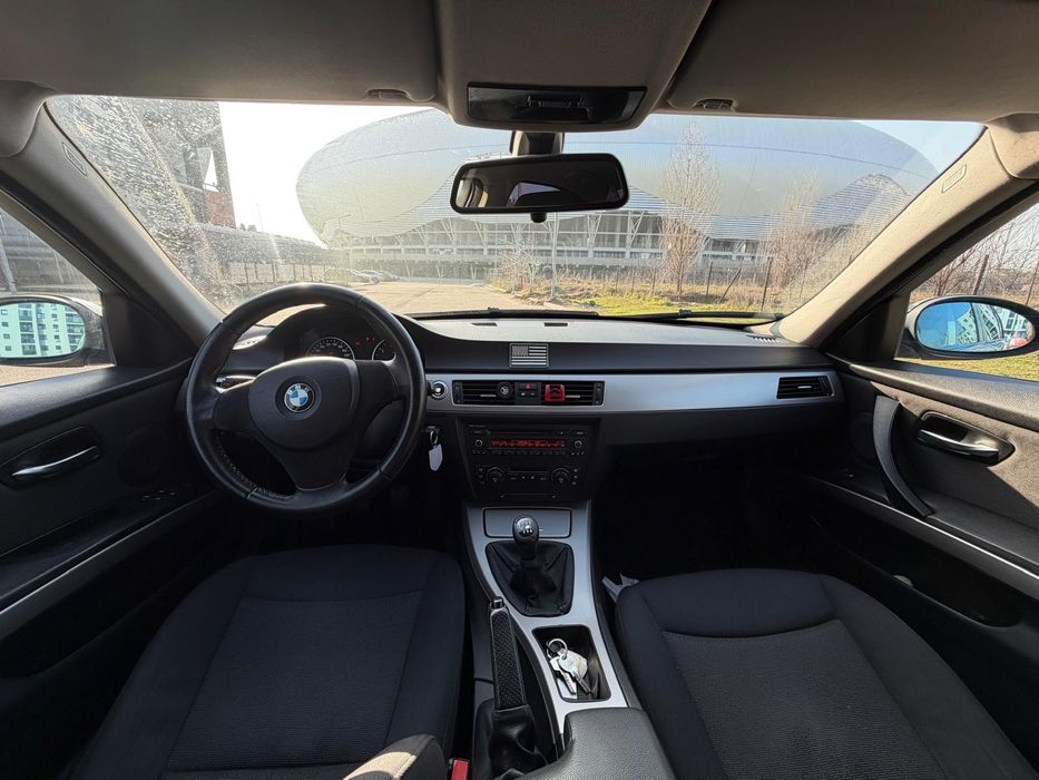 Vând BMW 320i benzina