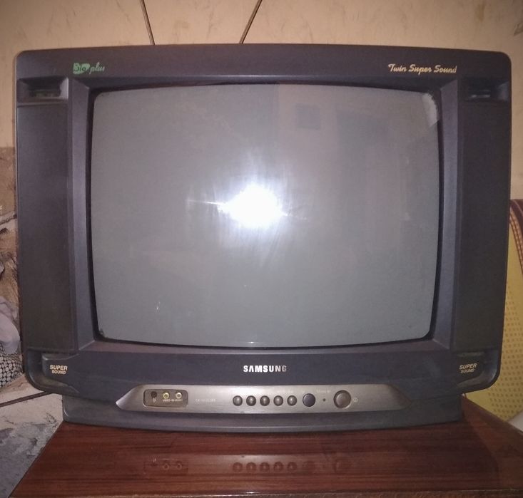 Телевизор Samsung СК-503EZBR, 52 см диагональ