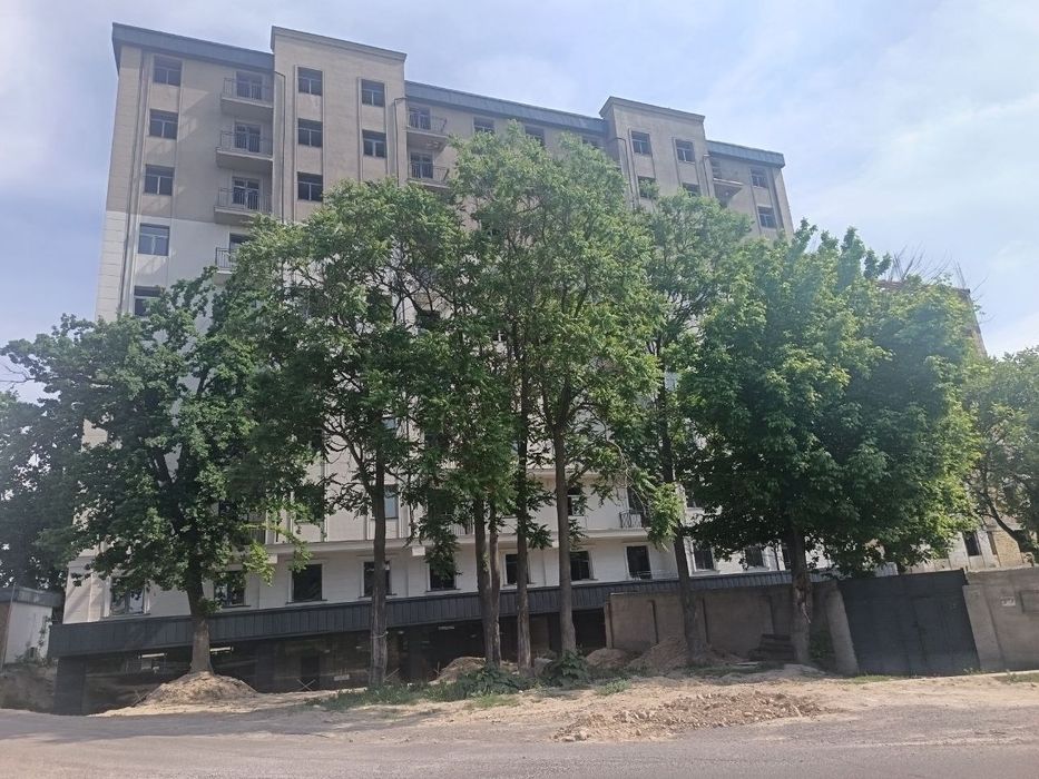 Срочно продаётся коммерческое помещение 550 кв.м г.Чирчик