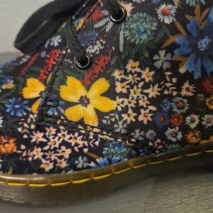 DR.MARTENS  номер 37 !Цветни и пъстри  ,в отлично състоянии