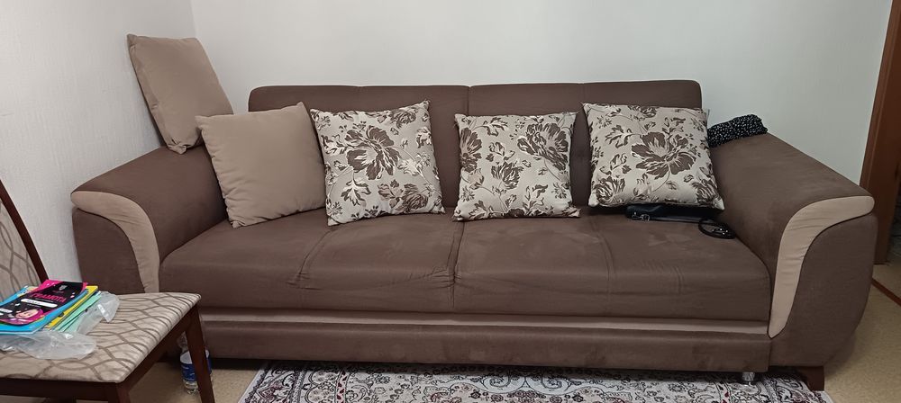 Продам диван в хорошем состоянии