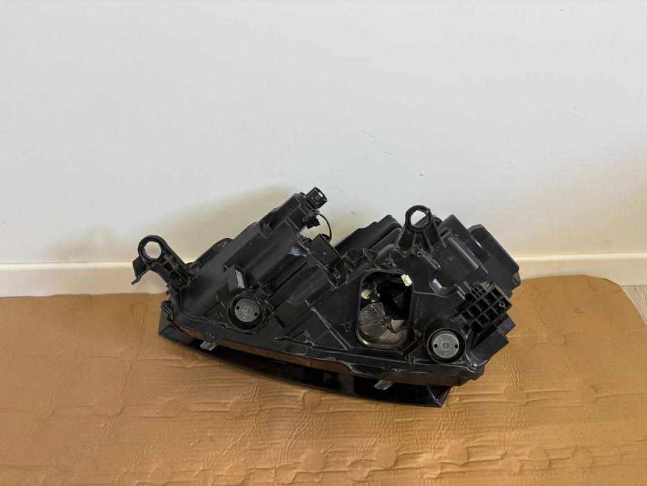 Far dreapta halogen led Skoda Scala dupa 2019 cod 657941016