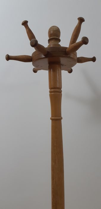 Вешалка напольная деревянная