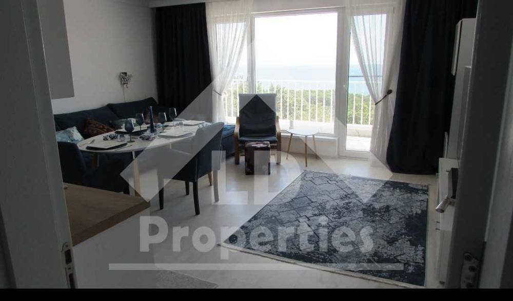 Дава се под наем Тристаен апартамент в к.к. Златни пясъци - 100 кв.м за 700 € - Снимка #3