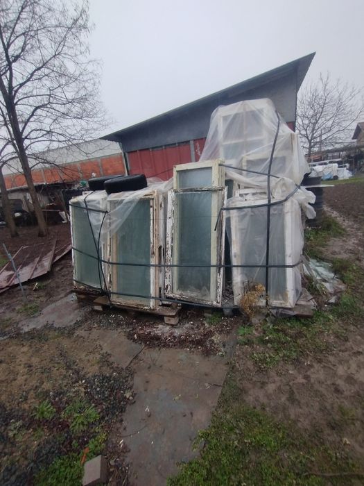 Дървена дограма в добро състояние