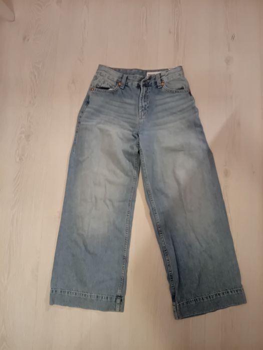 Blugi baggy  berska purtati o singura data