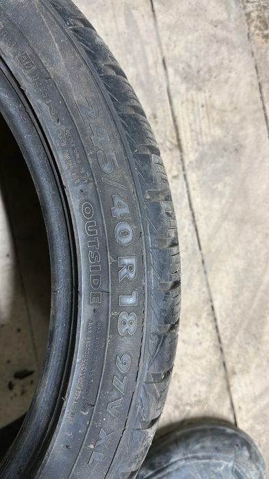 R18 245/40 Комплект всесезонной резины