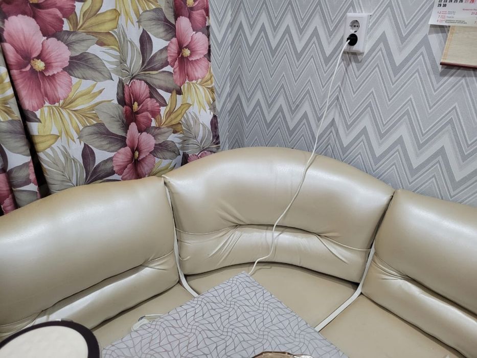 Угловой диван кухонный