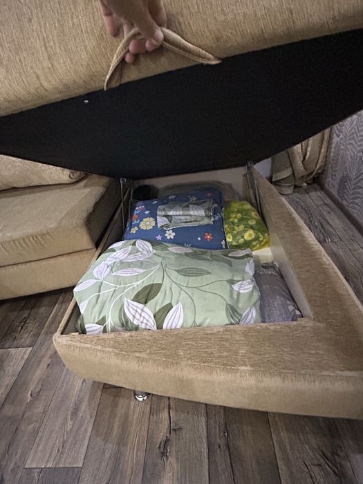 Продам диван угловой