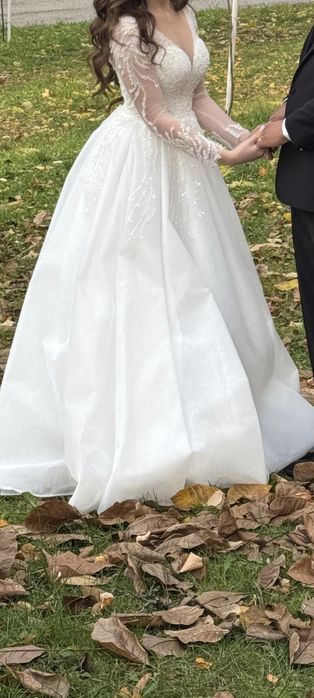 Rochie mireasa model 2025