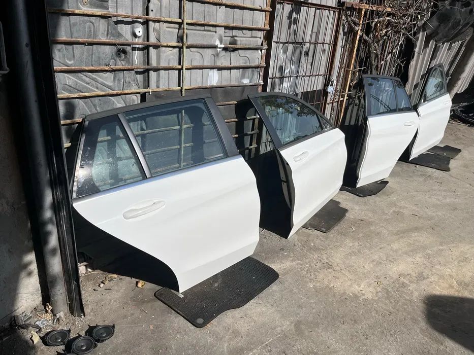 Врати Mercedes C - W205 комби / Врата